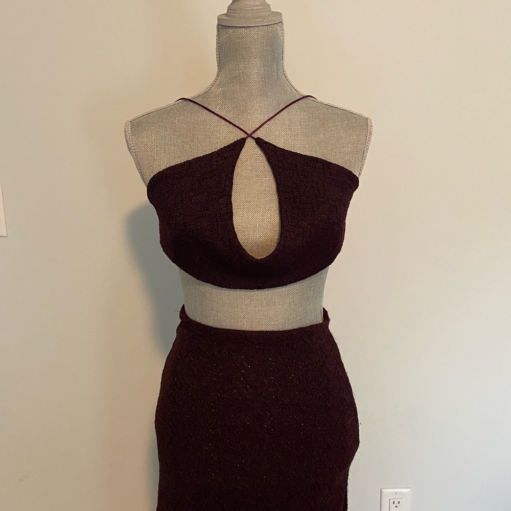 XS Novikov Eggplant/plum-colored slit skirt and tie top set.